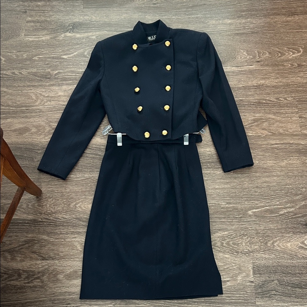 Chic Black Long Sleeve Dress with Gold Buttons